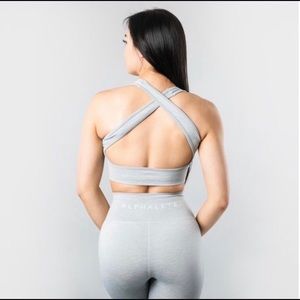 Alphalete Vault Sports Bra | Cloud Grey | Medium